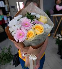 Букет цветов из:  Герберы, Розы и Хризантемы в Темижбекском