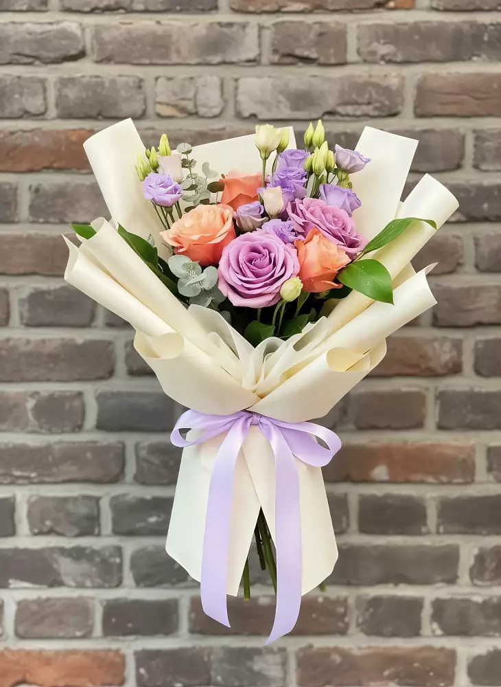 Букет цветов из: Лизиантусы и Розы в Темижбекском