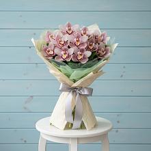 Букет цветов из:  Орхидеи и Розы #REPLACE_PRED# Темижбекском