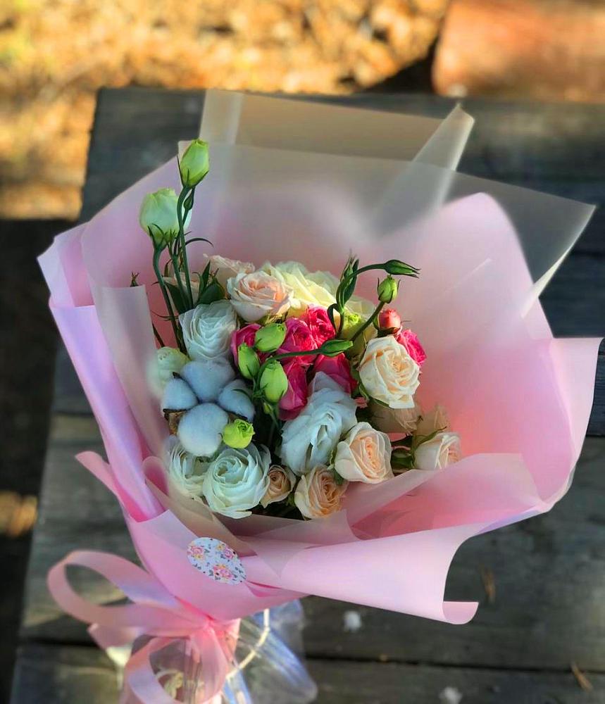 Букет цветов из: Розы и Лизиантусы в Темижбекском