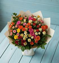 Букет Микс из разноцветных кустовых роз в Темижбекском
