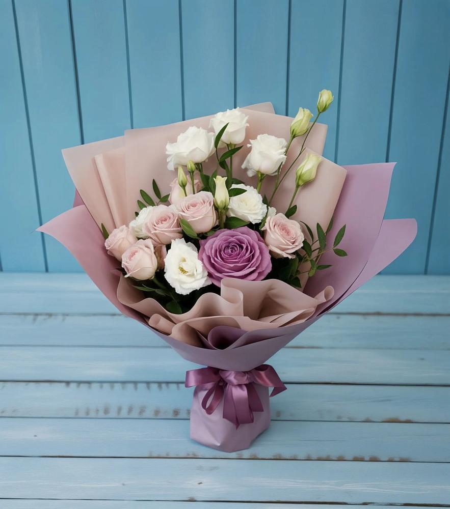 Букет цветов из: Розы и Лизиантусы в Темижбекском